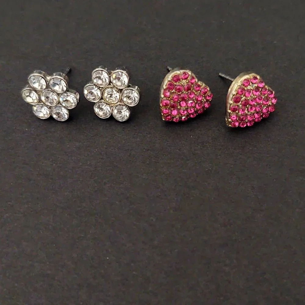 Crystal flower and glass heart earrings